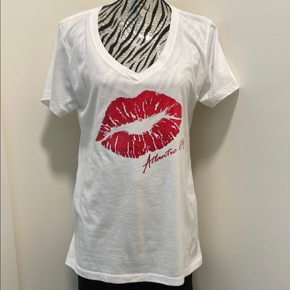Atlantic City White T-Shirt with Red Lip Print